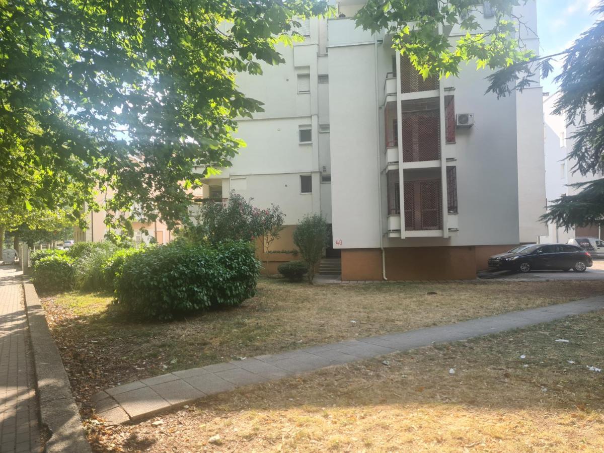 City Mid Mostar Apartment Екстер'єр фото