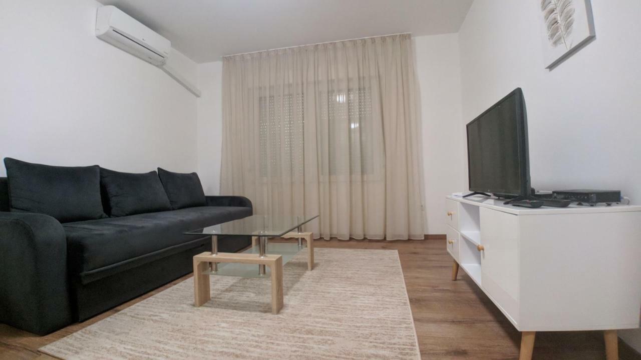 City Mid Mostar Apartment Екстер'єр фото