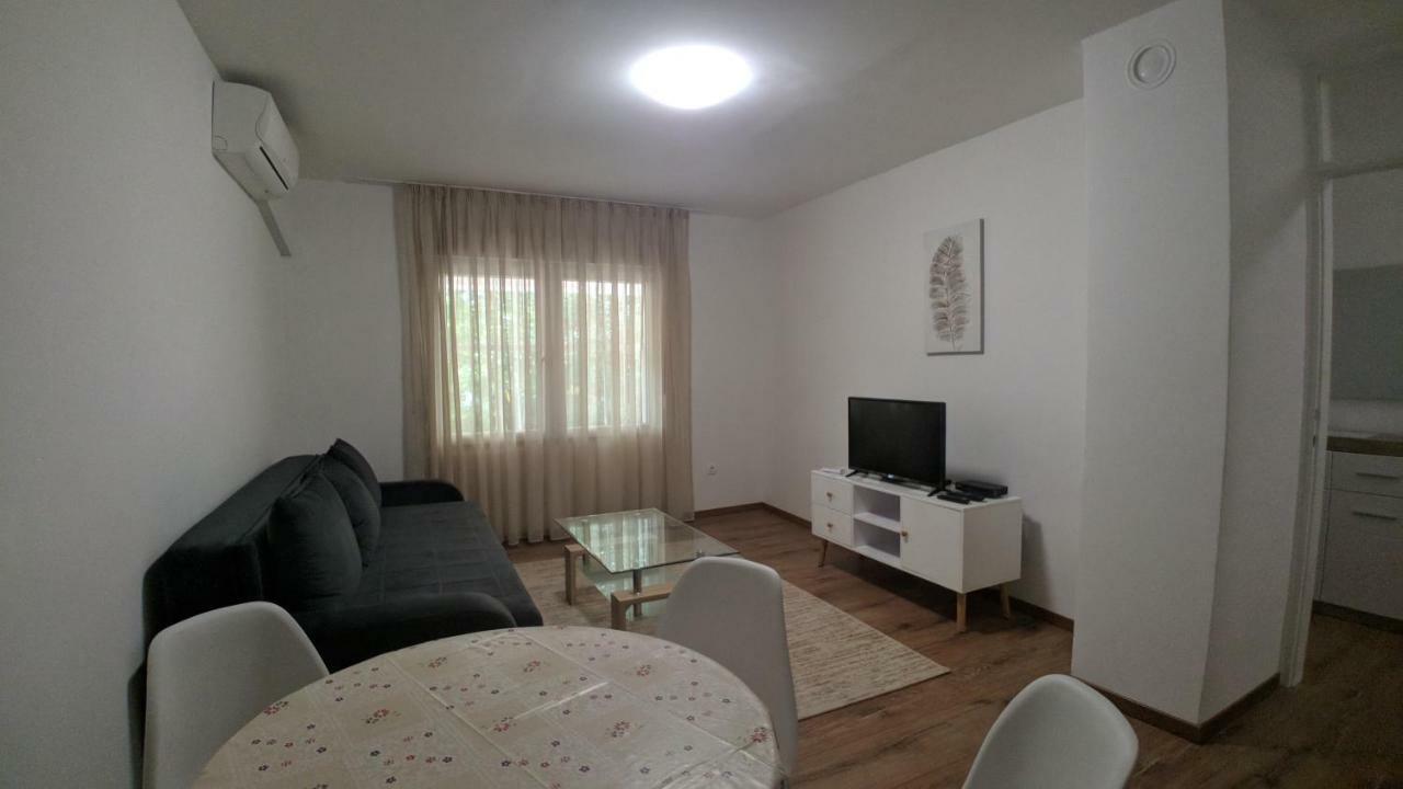 City Mid Mostar Apartment Екстер'єр фото